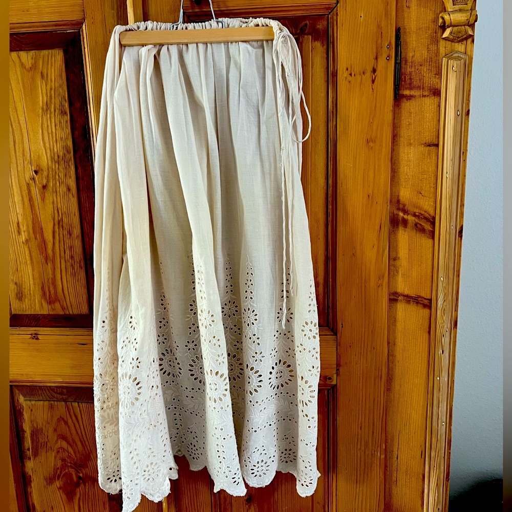 Magnolia pearl lace trimmed skirt